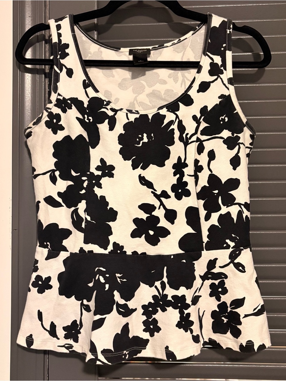 Ann Taylor Black and White Floral Peplum Top